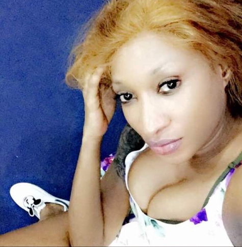 Photos : Ina Jawara de Un Café avec est devenue une blondasse