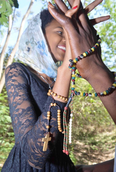 12 Photos: La belle et jeune mannequin Stephanie Diatta