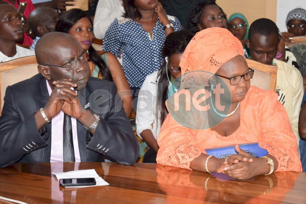 (13 Photos) Passation de service entre le ministre sortant, Viviane Laure Elisabeth Bampassy et son successeur, Mariama Sarr