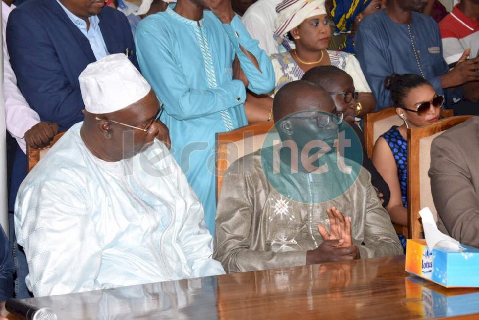 (13 Photos) Passation de service entre le ministre sortant, Viviane Laure Elisabeth Bampassy et son successeur, Mariama Sarr