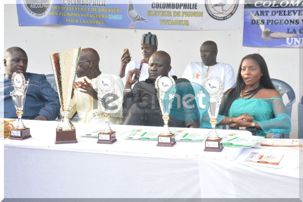 Photos : la cérémonie de remise de trophées aux lauréats 2016-2017 de la fédération sénégalaise de colombophile présidée par le RENADES avec son président Oumar Sow