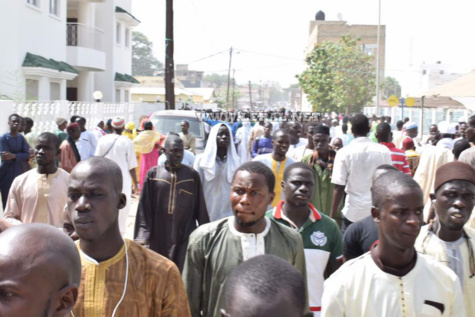 20 Photos: les fidèles débarquent en masse à Tivaouane suite au rappel à Dieu d'Al Amine