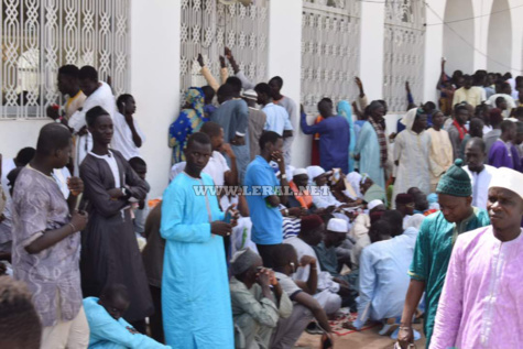 20 Photos: les fidèles débarquent en masse à Tivaouane suite au rappel à Dieu d'Al Amine
