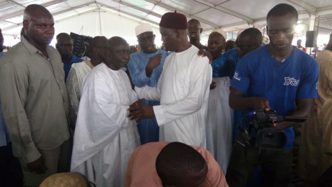 Tivaouane : Idrissa Seck et des responsables du parti Rewmi ont présenté leurs condoléances à la famille Sy (Images)