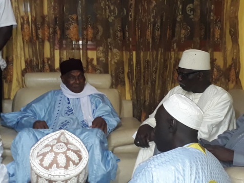 13 photos-  Me Wade a présenté ses condoléance à  Serigne Mbaye Sy Mansour 