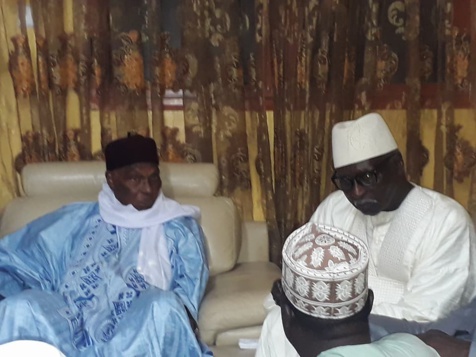 13 photos-  Me Wade a présenté ses condoléance à  Serigne Mbaye Sy Mansour 