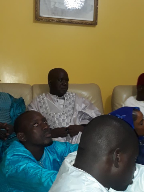 13 photos-  Me Wade a présenté ses condoléance à  Serigne Mbaye Sy Mansour 