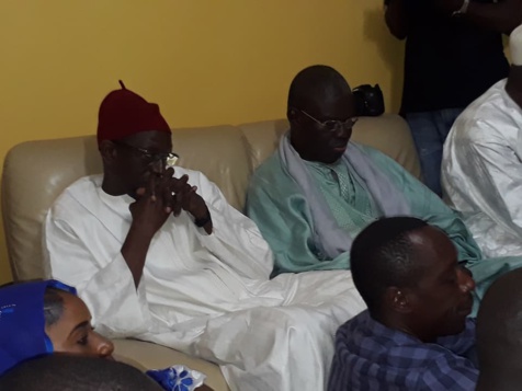 13 photos-  Me Wade a présenté ses condoléance à  Serigne Mbaye Sy Mansour 