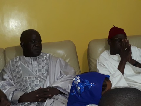 13 photos-  Me Wade a présenté ses condoléance à  Serigne Mbaye Sy Mansour 