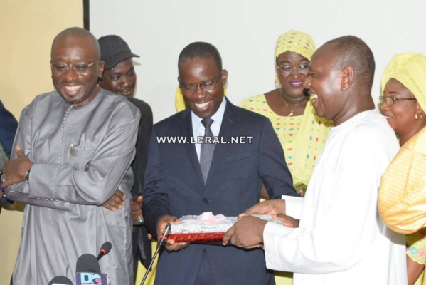 Photos : Alioune Badara Diop passe le témoin à Lansana Gandji Sakho à l'Office National de l'Assainissement du Sénégal (ONAS) 