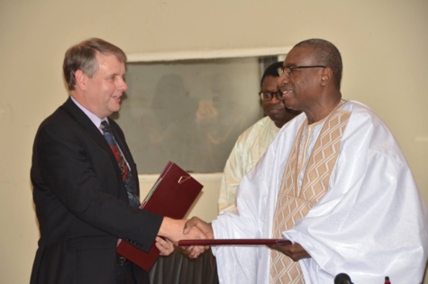 Dakar: Signature d’Accord de siège pour le bateau-hôpital entre le Gouvernement du Sénégal et  l’ONG « MERCY SHIPS » (Images)