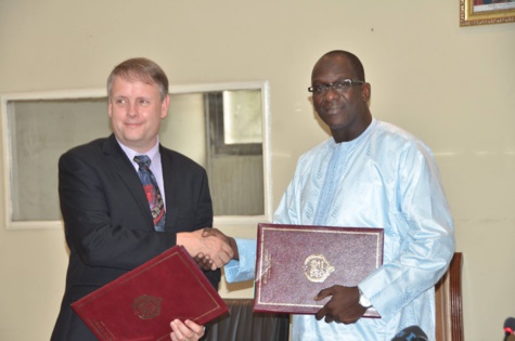 Dakar: Signature d’Accord de siège pour le bateau-hôpital entre le Gouvernement du Sénégal et  l’ONG « MERCY SHIPS » (Images)