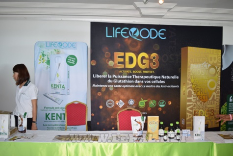 Photos: "Vie Absolue", Qnet expose ses produits sur le marché sénégalais de la vente en ligne