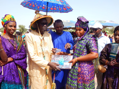 PODOR - Visite du président du Conseil National de la Jeunesse, Khadim DIOP accueilli en grande pompe par les populations de Bocké Dialloubé 