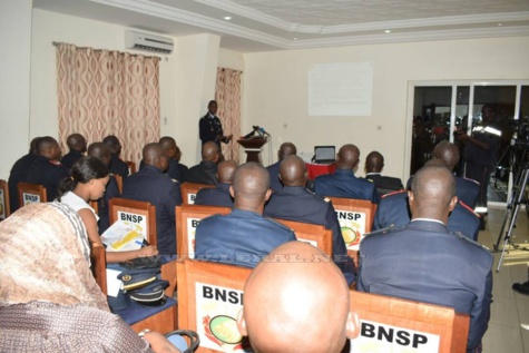 Photos : La visite de Aly Ngouille Ndiaye, ministre de l'Intérieur à la Caserne des Sapeurs Pompiers