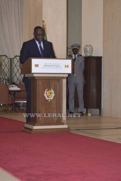 20 Photos: Le Président Macky Sall reçoit son homologue burkinabé, Roch Marc Christan Kaboré 