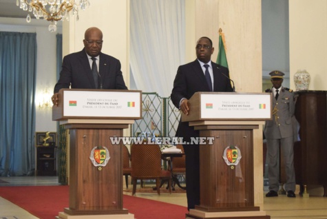 20 Photos: Le Président Macky Sall reçoit son homologue burkinabé, Roch Marc Christan Kaboré 