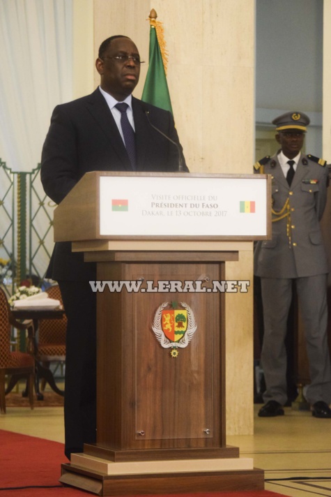20 Photos: Le Président Macky Sall reçoit son homologue burkinabé, Roch Marc Christan Kaboré 