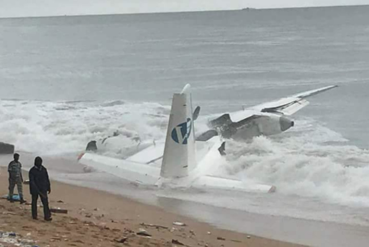 Le crash d'un avion près d'Abidjan, fait quatre morts