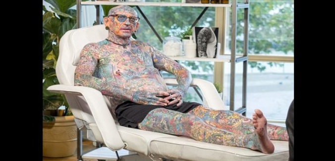 A la découverte de Paul Allen, l’homme aux 800 tatouages (photos)