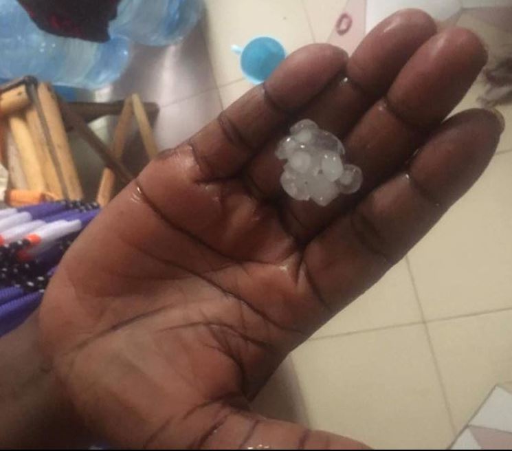 (Vidéo & Photo): Une forte pluie de glace à Thiès, Regardez!