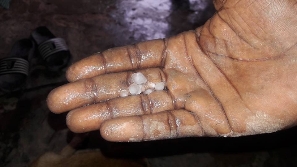 (Vidéo & Photo): Une forte pluie de glace à Thiès, Regardez!