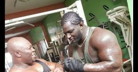 Muscles saillants, style bodybuilder: Le  Balla Gaye 2 new look débarque