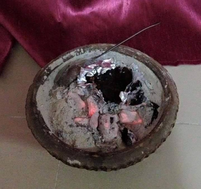 Coin des femmes: Les petits pagnes, les perles, l'encens c'est encore plus que cela ! "Jongué" l'art de séduire des femmes sénégalaises 