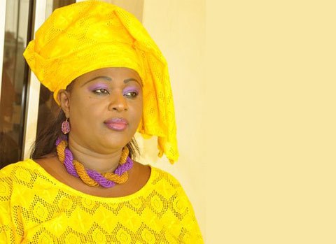 Awa Niang taillée en pièces par les femmes Apr de Mbao Awa Niang taillée en pièces par les femmes Apr de Mbao