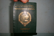 PARCELLES ASSAINIES : Trois faussaires étrangers épinglés avec de vrais faux documents de voyage