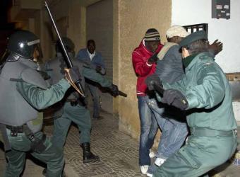 En Italie, le témoignage de Pap Khouma, "Black Italian", lance un débat sur le racisme