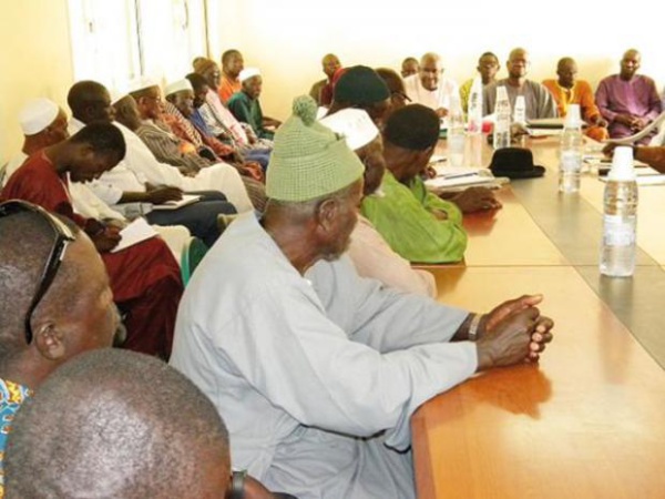 Macky Sall rétablit les chefs de village dans leurs droits