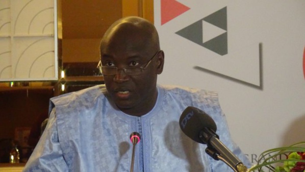 Aly Ngouille Ndiaye tacle le maire de Touba: "J'ai été ministre de l'Energie et vous n'avez jamais payé vos factures" Aly Ngouille Ndiaye tacle le maire de Touba: "J'ai été ministre de l'Energie et vous n'avez jamais payé vos factures"