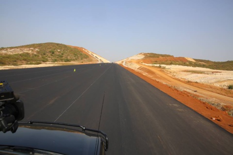 Arrêt sur images: le Président Macky Sall "inaugure" l'autoroute Ila Touba