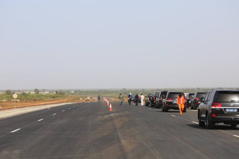 Arrêt sur images: le Président Macky Sall "inaugure" l'autoroute Ila Touba