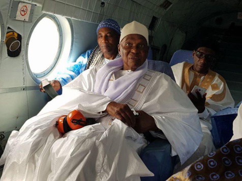 Photos : Wade, Decroix et le PDS dans leur hélico ila Touba....