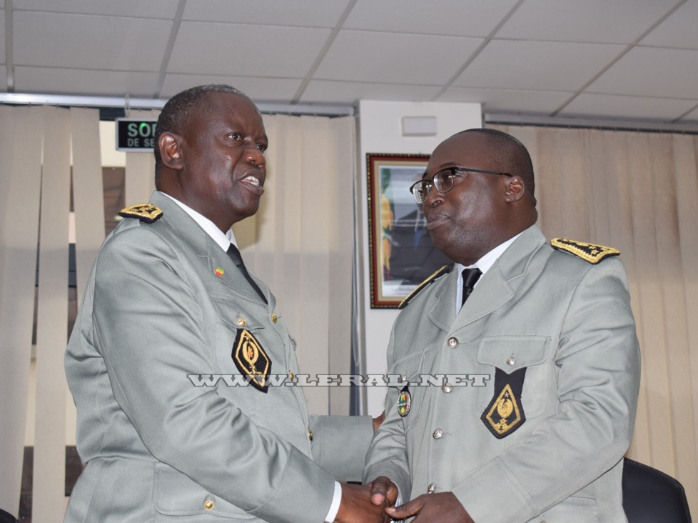 Direction générale des Douanes : Papa Ousmane Guèye passe le témoin à Oumar Diallo