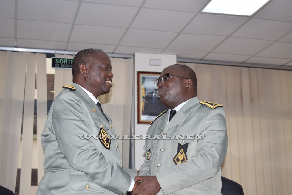 Direction générale des Douanes : Papa Ousmane Guèye passe le témoin à Oumar Diallo