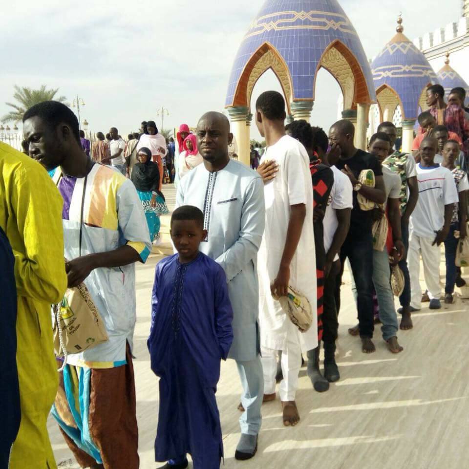 (Photos) Thierno Bocoum à TOUBA pour recueillir des prières avec son...