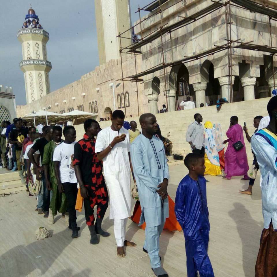 (Photos) Thierno Bocoum à TOUBA pour recueillir des prières avec son...