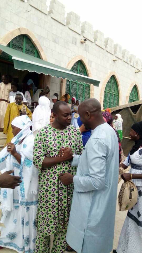 (Photos) Thierno Bocoum à TOUBA pour recueillir des prières avec son...