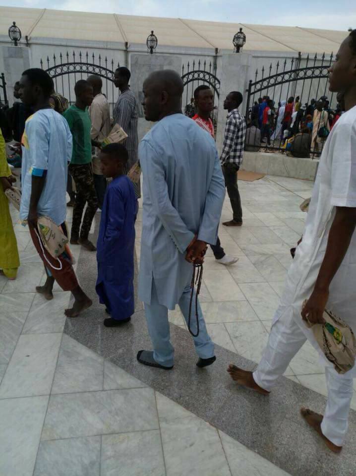 (Photos) Thierno Bocoum à TOUBA pour recueillir des prières avec son...