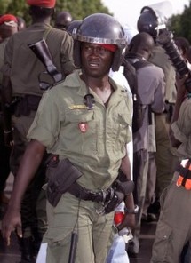 ÉCHAUFFOUREES À L'UNIVERSITÉ DE ZIGUINCHOR : Les forces de sécurité délogent les étudiants à coups de lacrymogènes et occupent le campus