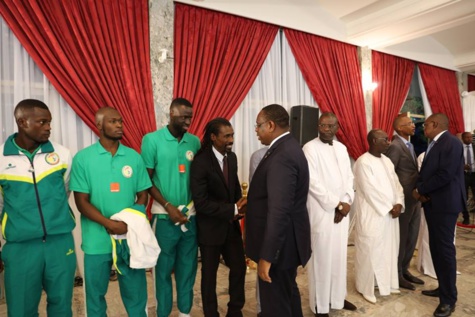 Mondial 2018 : Macky Sall promet 20 millions CFA à chaque "Lion" et les invite à faire mieux que leurs aînés de 2002