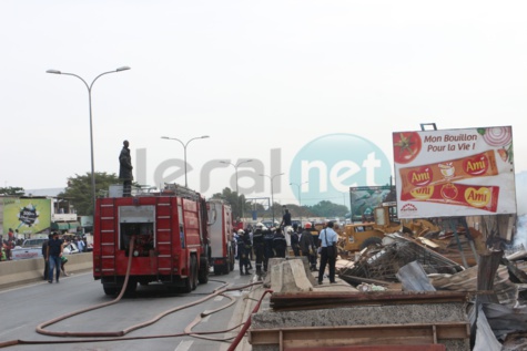  Photos - Incendie infernal au Parc Lambaye de Pikine 