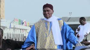 Léona niassène : l’imam de la Grande mosquée menace Me Abdoulaye Wade et prend la défense de Macky Sall
