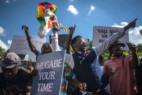 Vidéo-Zimbabwe : Liesse populaire dans les rues de Harare après la démission de Robert Mugabe