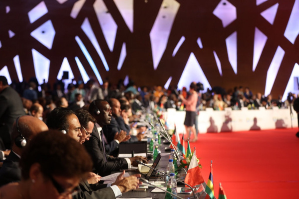 PHOTOS - Le président de la République a pris part à la clôture du cinquième Sommet Union africaine-Union européenne, à Abidjan.