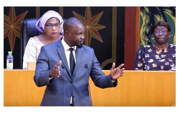 Ousmane Sonko: « Un pays dirigé par un lion qui dort et un Pm qui danse le Mbarass… »