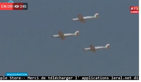 Arrêt sur images- Démonstration spectaculaire de l’Armée de l’air à l’AIDB